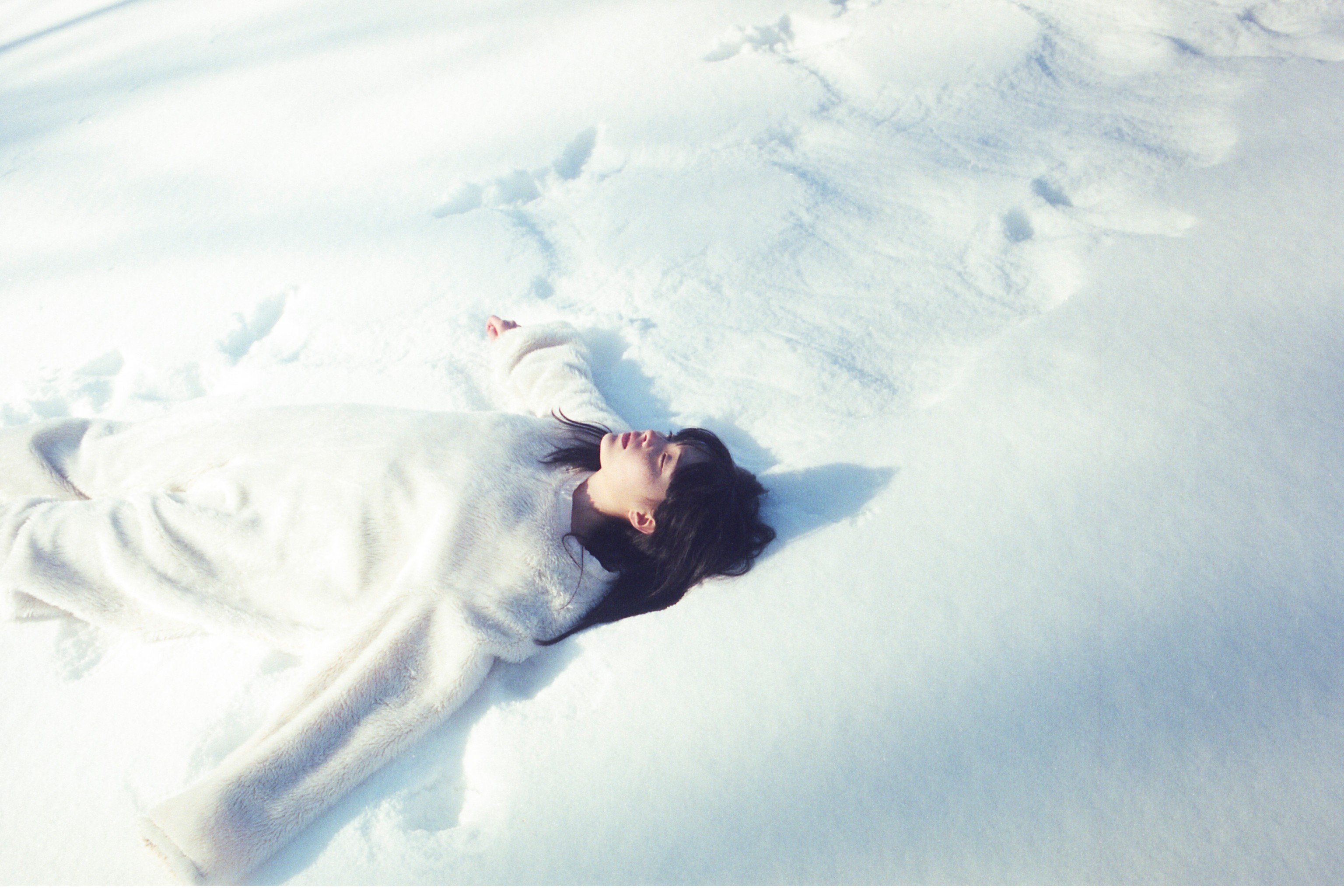 ManaYamamoto_Snow-02