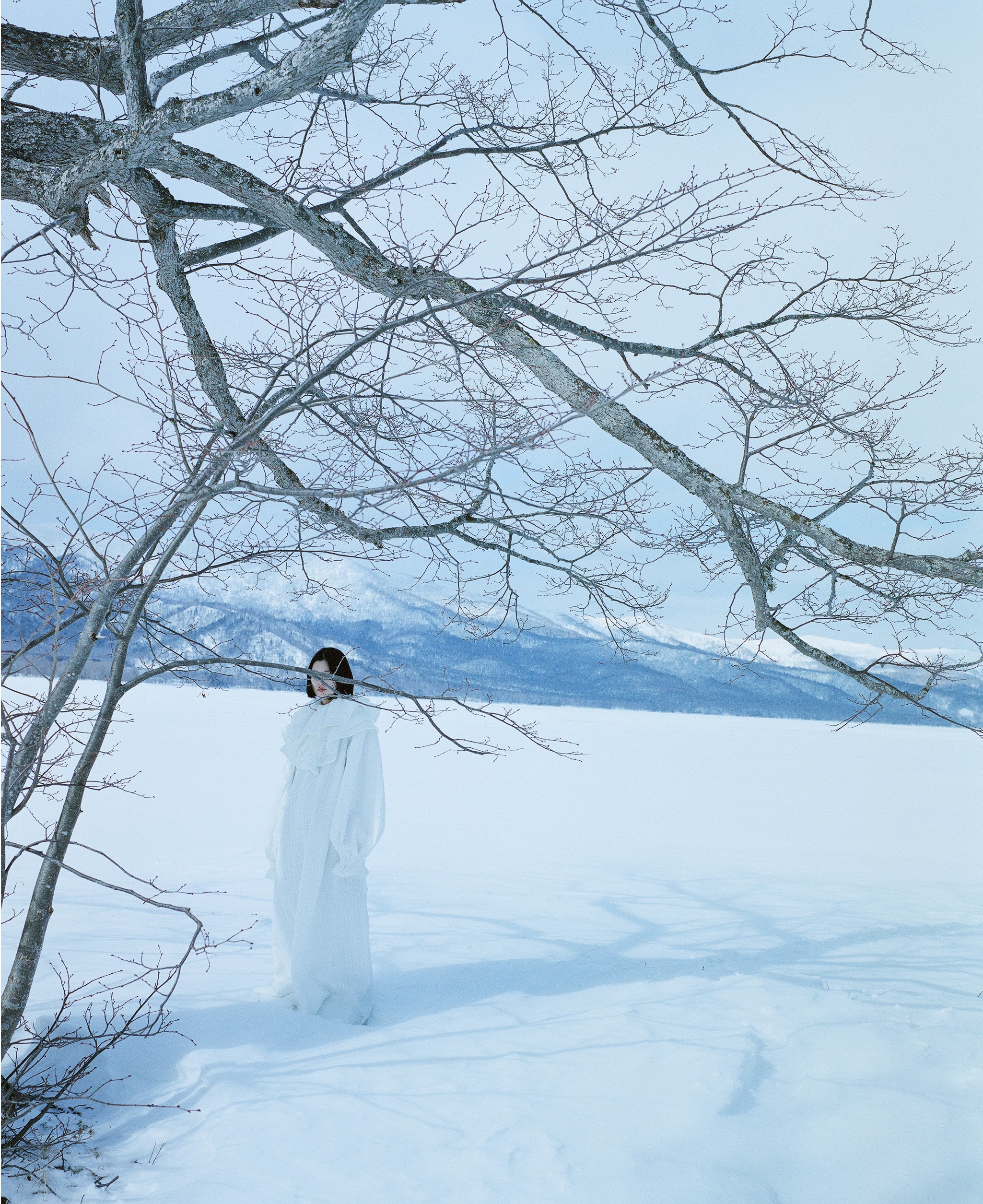 ManaYamamoto_SnowBlue-02